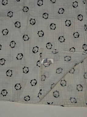 Nordstrom Baby White Black Penguin Print Muslin Swaddle Blanket 100% Cotton READ